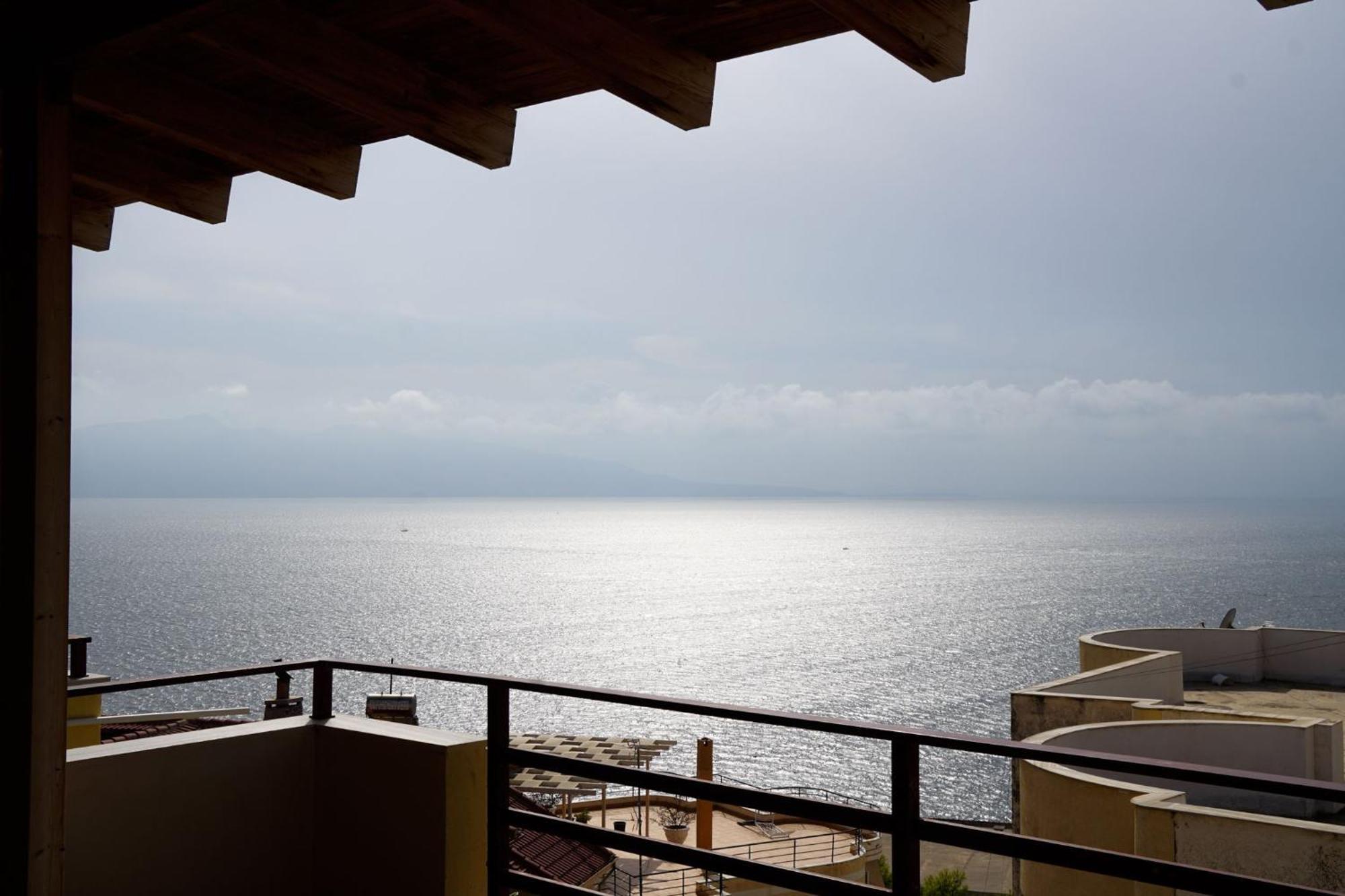 Jon'S Penthouse Apartment Sarande Exterior photo